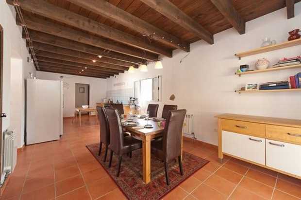 Image No.11-8 Bed Property for sale