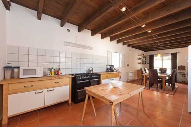 Image No.13-8 Bed Property for sale