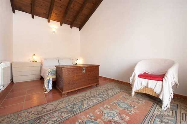 Image No.16-8 Bed Property for sale