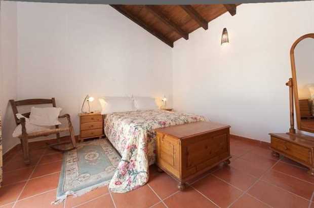 Image No.18-8 Bed Property for sale