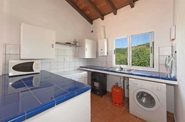 Image No.23-8 Bed Property for sale