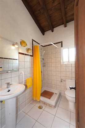 Image No.25-8 Bed Property for sale