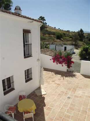 Image No.27-8 Bed Property for sale