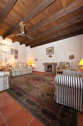 Image No.10-8 Bed Property for sale