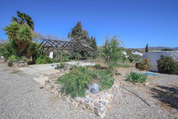 Image No.28-5 Bed Villa / Detached for sale