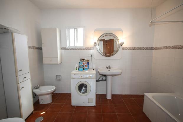 Image No.9-5 Bed Villa / Detached for sale