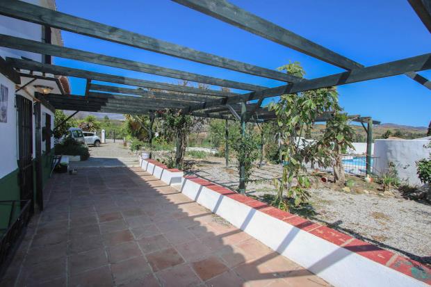 Image No.29-5 Bed Villa / Detached for sale