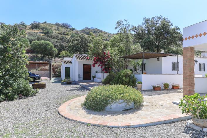 Image No.40-7 Bed Hotel for sale