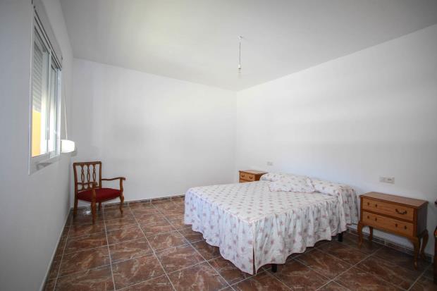 Image No.5-5 Bed Townhouse for sale