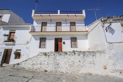 5 Bed Townhouse for sale