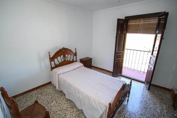 Image No.11-5 Bed Townhouse for sale