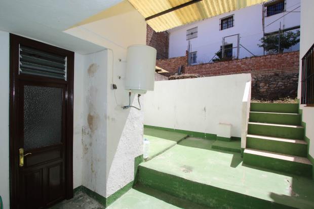 Image No.14-5 Bed Townhouse for sale