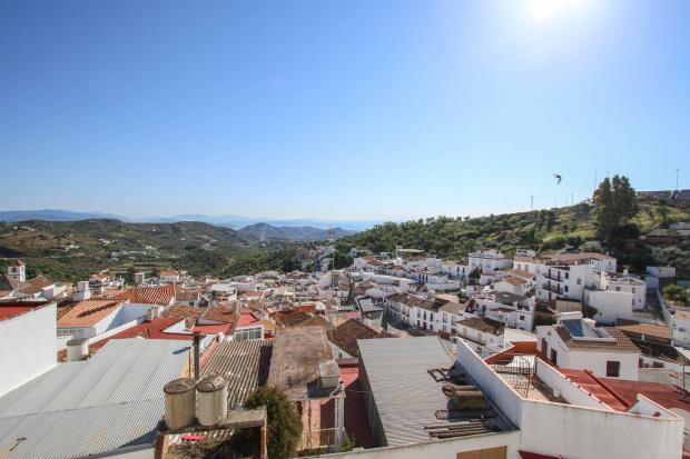 Image No.20-5 Bed Townhouse for sale