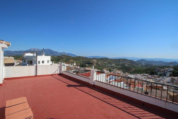 Image No.22-5 Bed Townhouse for sale