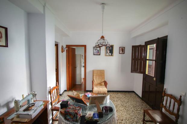 Image No.27-5 Bed Townhouse for sale