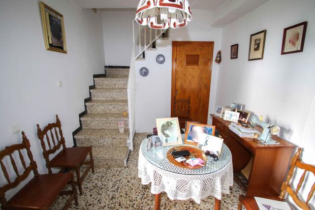 Image No.26-5 Bed Townhouse for sale