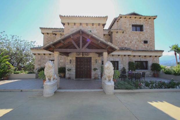 Image No.15-6 Bed Villa for sale