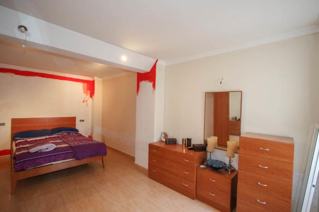 Image No.12-3 Bed Townhouse for sale