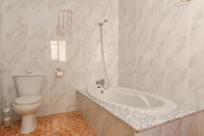 Image No.20-Maison de ville de 7 chambres à vendre à Guaro