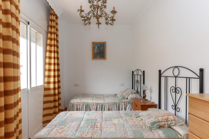 Image No.33-Maison de ville de 7 chambres à vendre à Guaro