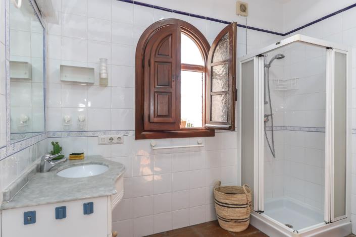 Image No.30-6 Bed Villa / Detached for sale