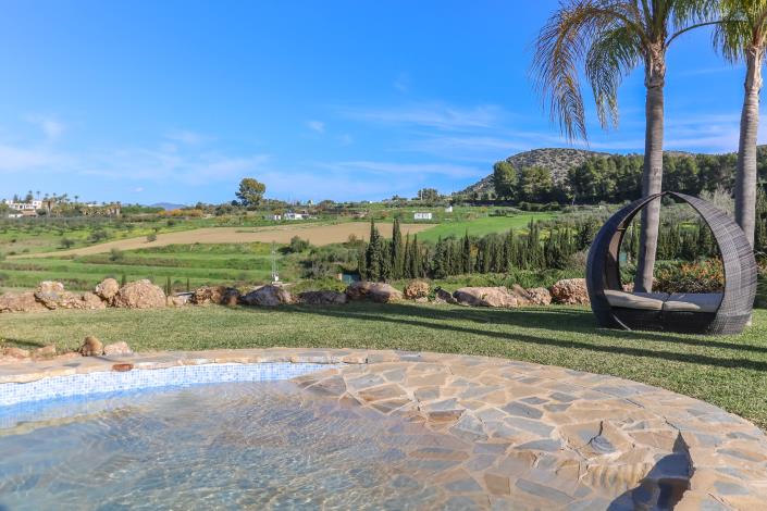 Image No.47-6 Bed Villa / Detached for sale