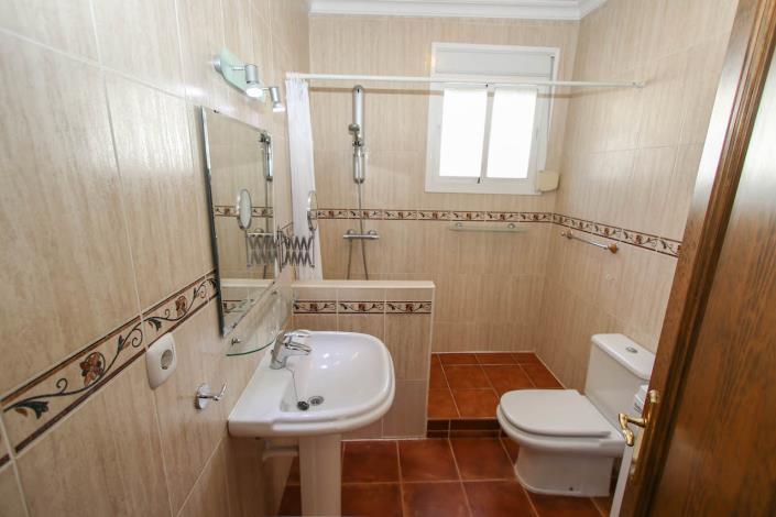 Image No.10-Un hôtel de 8 chambres à vendre à Coin