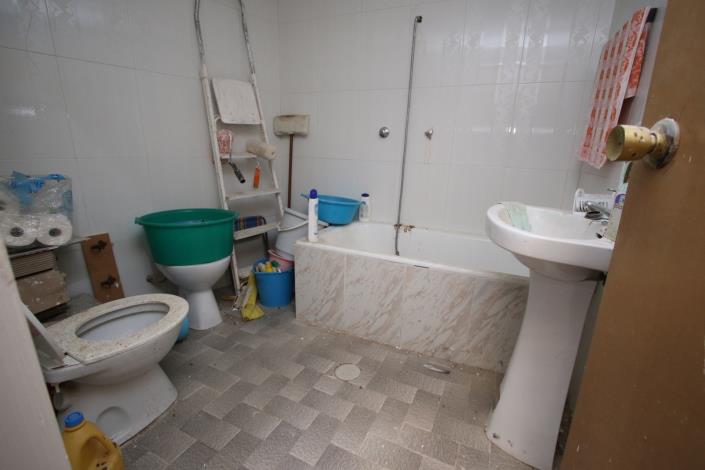 Image No.9-2 Bed Townhouse for sale