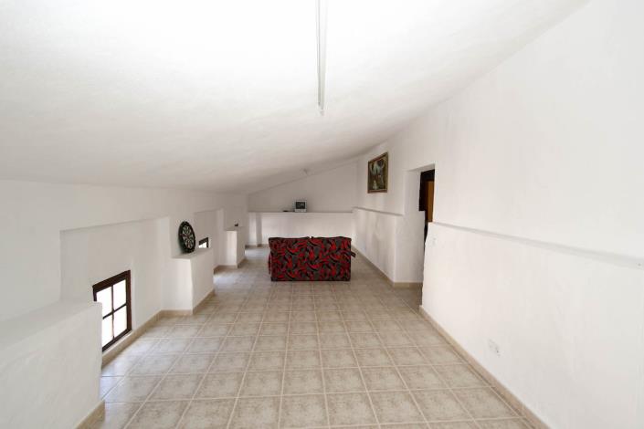 Image No.2-7 Bed Villa / Detached for sale