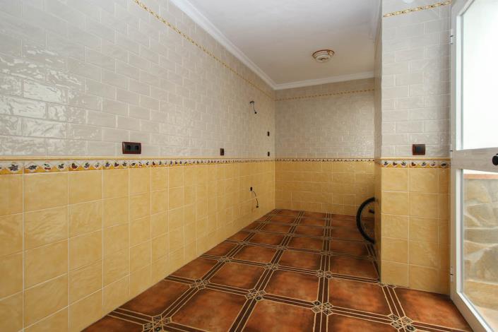 Image No.29-7 Bed Villa / Detached for sale