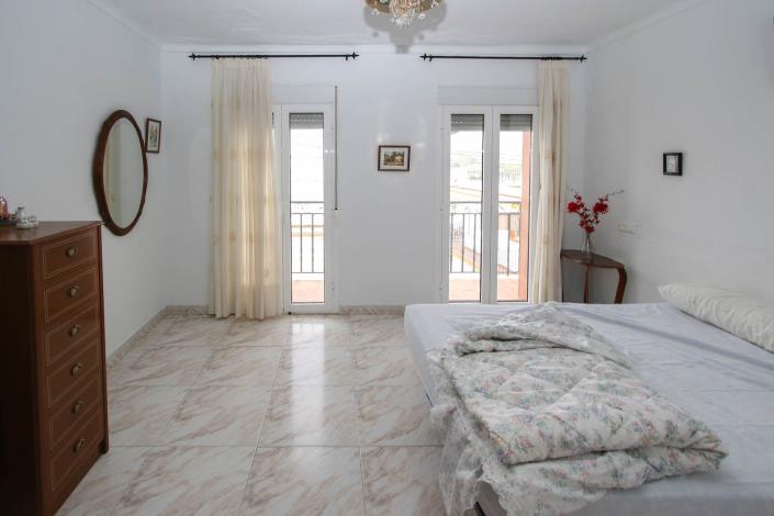 Image No.10-Maison de ville de 4 chambres à vendre à Guaro