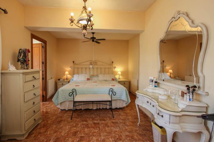 Image No.9-4 Bed Villa / Detached for sale