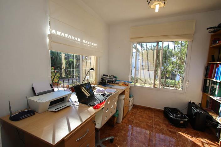 Image No.13-4 Bed Villa / Detached for sale