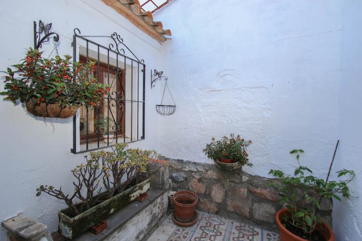 Image No.24-4 Bed Villa / Detached for sale