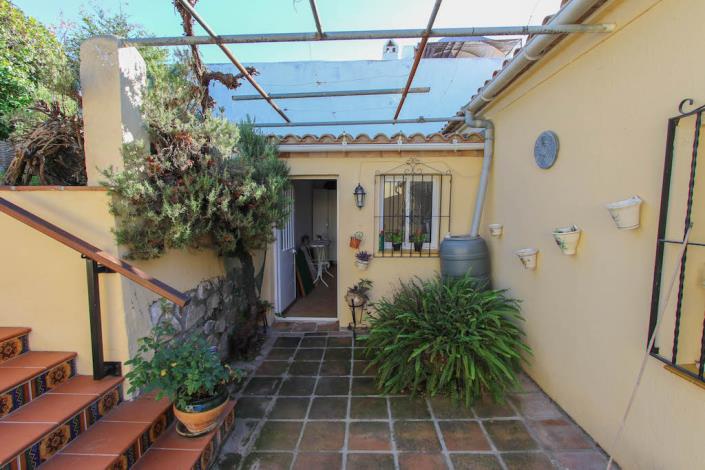 Image No.23-4 Bed Villa / Detached for sale