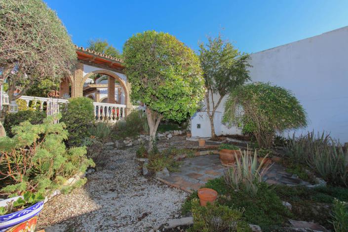 Image No.26-4 Bed Villa / Detached for sale