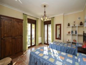 Image No.12-Villa / Détaché de 5 chambres à vendre à Alozaina
