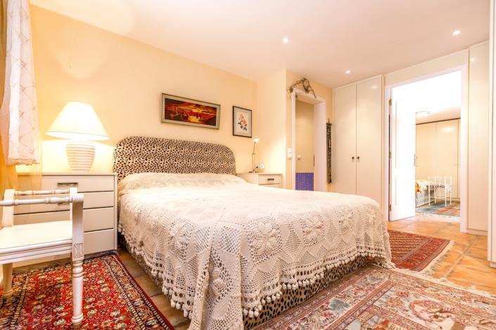 Image No.15-13 Bed Villa / Detached for sale