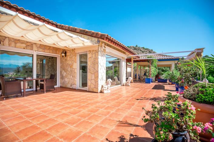 Image No.17-13 Bed Villa / Detached for sale