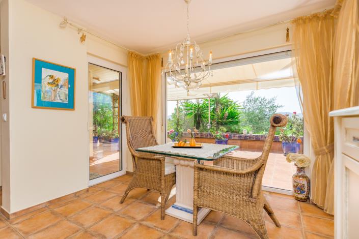 Image No.26-13 Bed Villa / Detached for sale