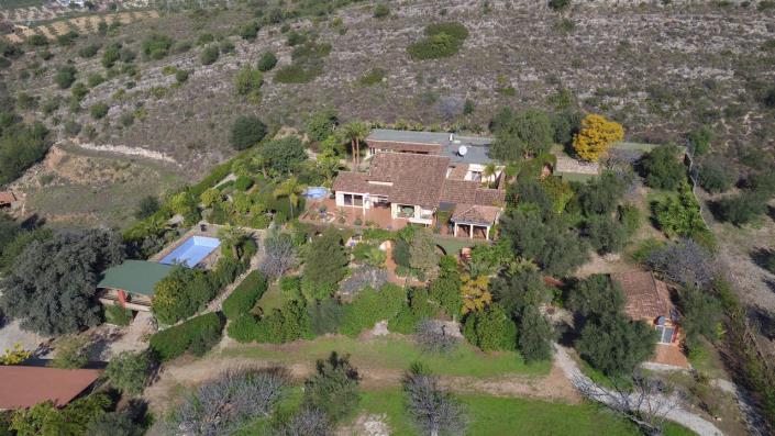 Image No.2-13 Bed Villa / Detached for sale