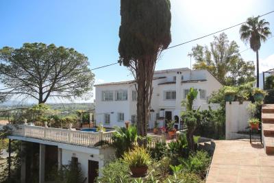 Villa / Détaché de 4 chambres à vendre à Alhaurín el Grande