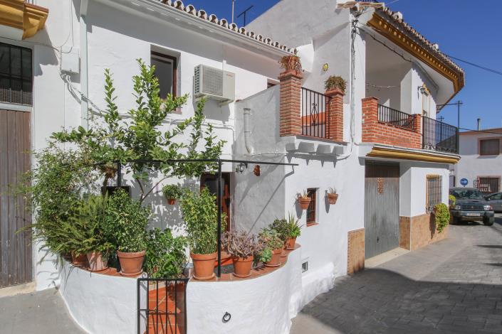 Image No.2-Townhouse for sale