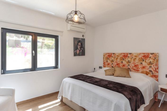 Image No.23-4 Bed Villa / Detached for sale