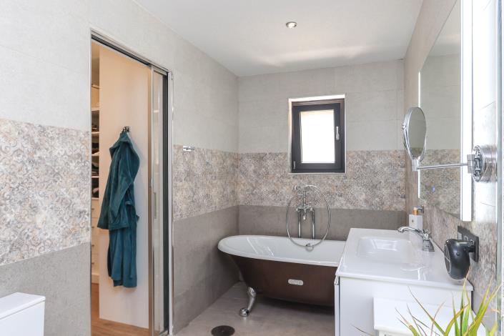 Image No.29-4 Bed Villa / Detached for sale