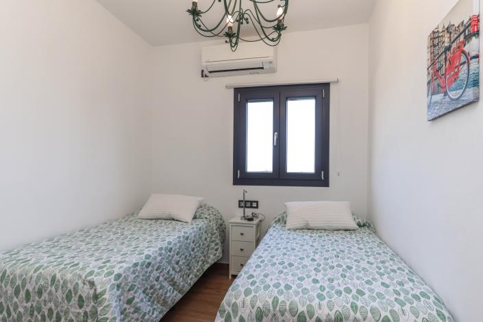 Image No.40-4 Bed Villa / Detached for sale