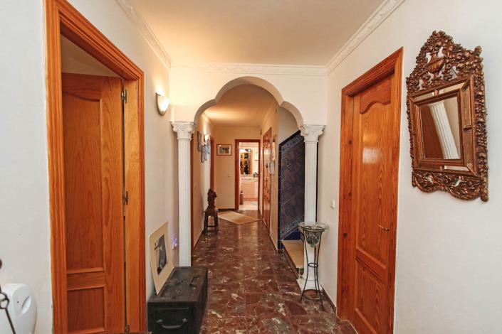 Image No.9-6 Bed Country House for sale