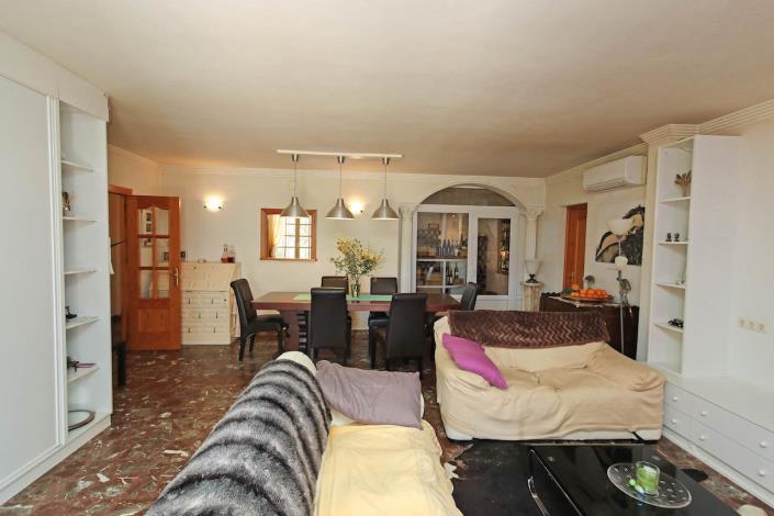 Image No.10-6 Bed Country House for sale