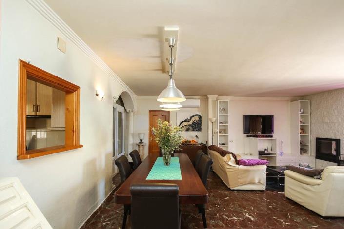 Image No.12-6 Bed Country House for sale