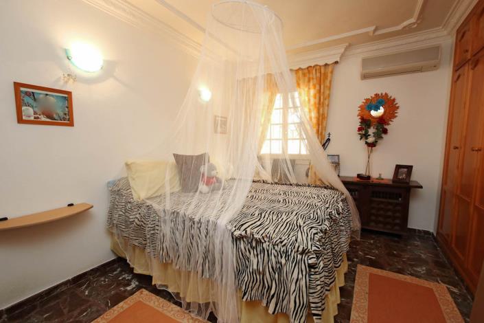 Image No.18-6 Bed Country House for sale